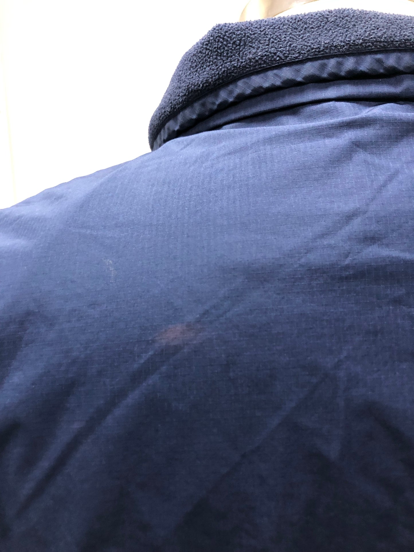 Chaleco Vineyard Vines 🐳 Color azul navy con zipper completo Talla M (ver descripción)