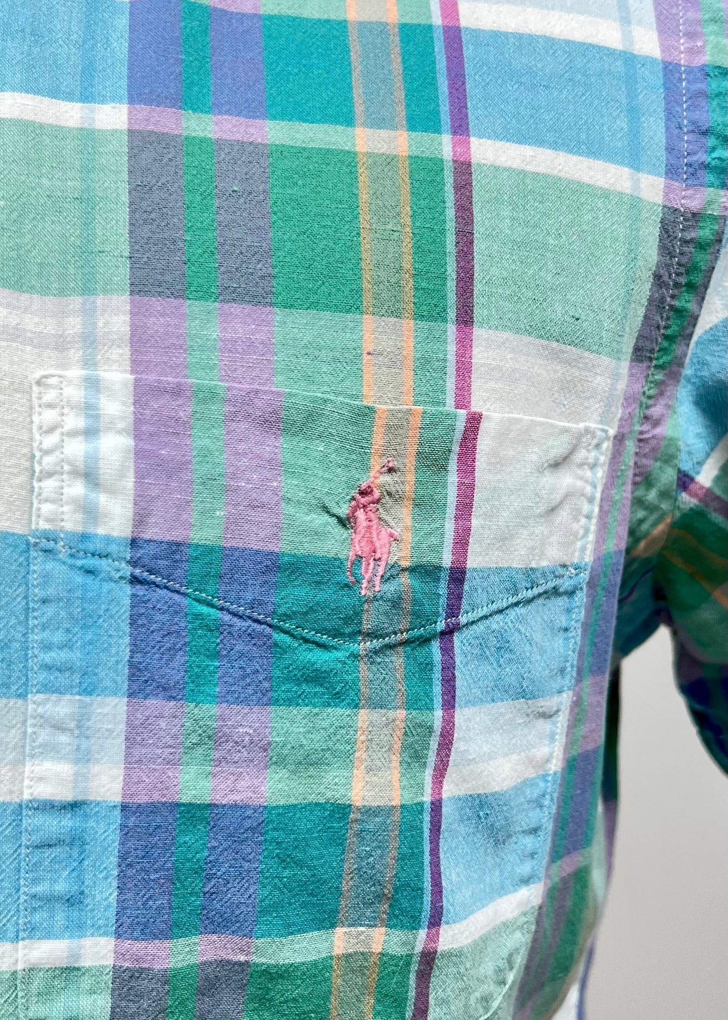 Camisa Polo Ralph Lauren 🏇🏼 con patron de cuadros tartán en color celeste, verde y blanco Talla L Entalle Regular