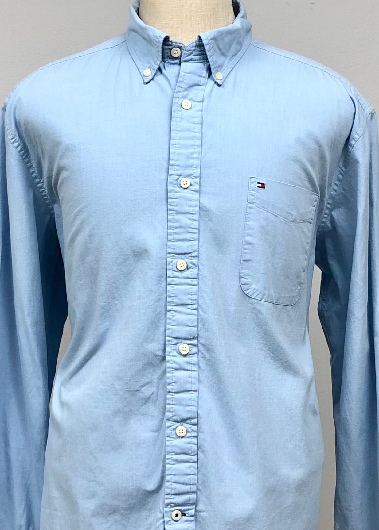 Camisa Tommy Hilfiger color Celeste Talla XL Entalle Clasico