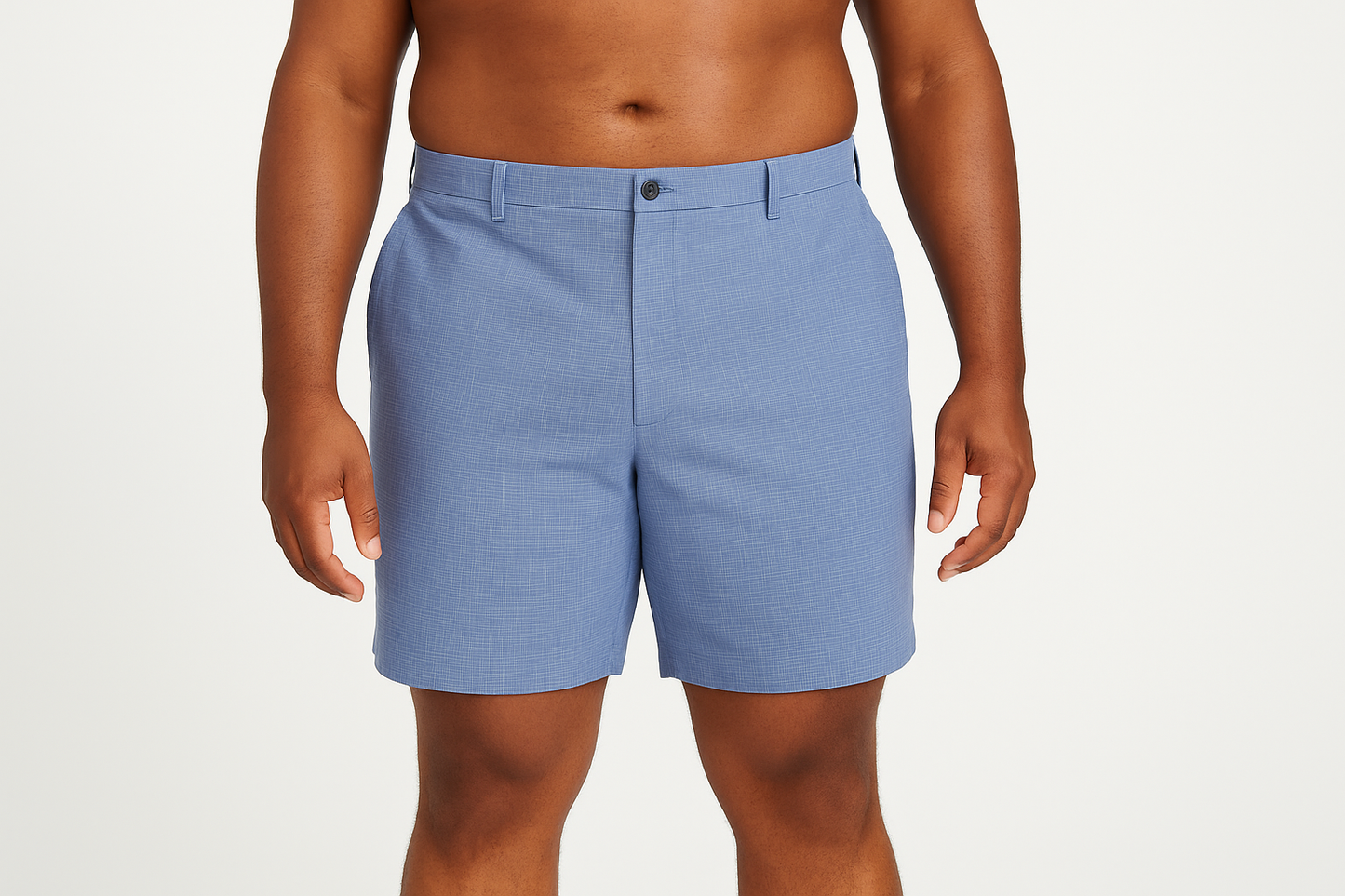 Modelo atlético con short azul predominante
