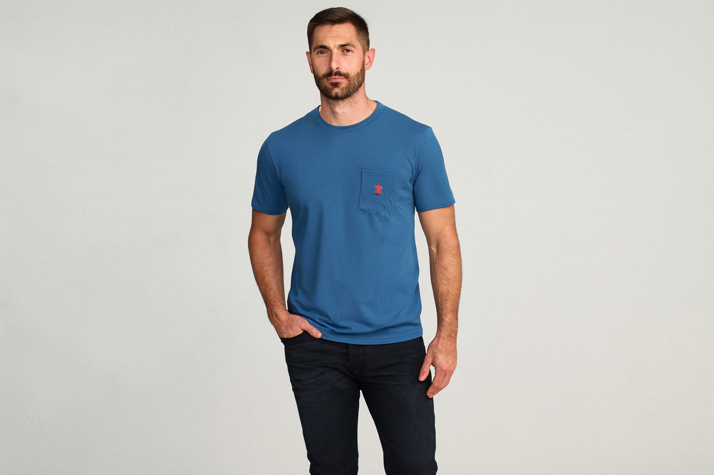 Modelo atlético - Smart casual con jeans repetido