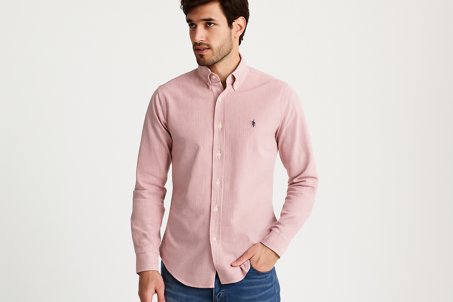 Modelo casual rayas finas