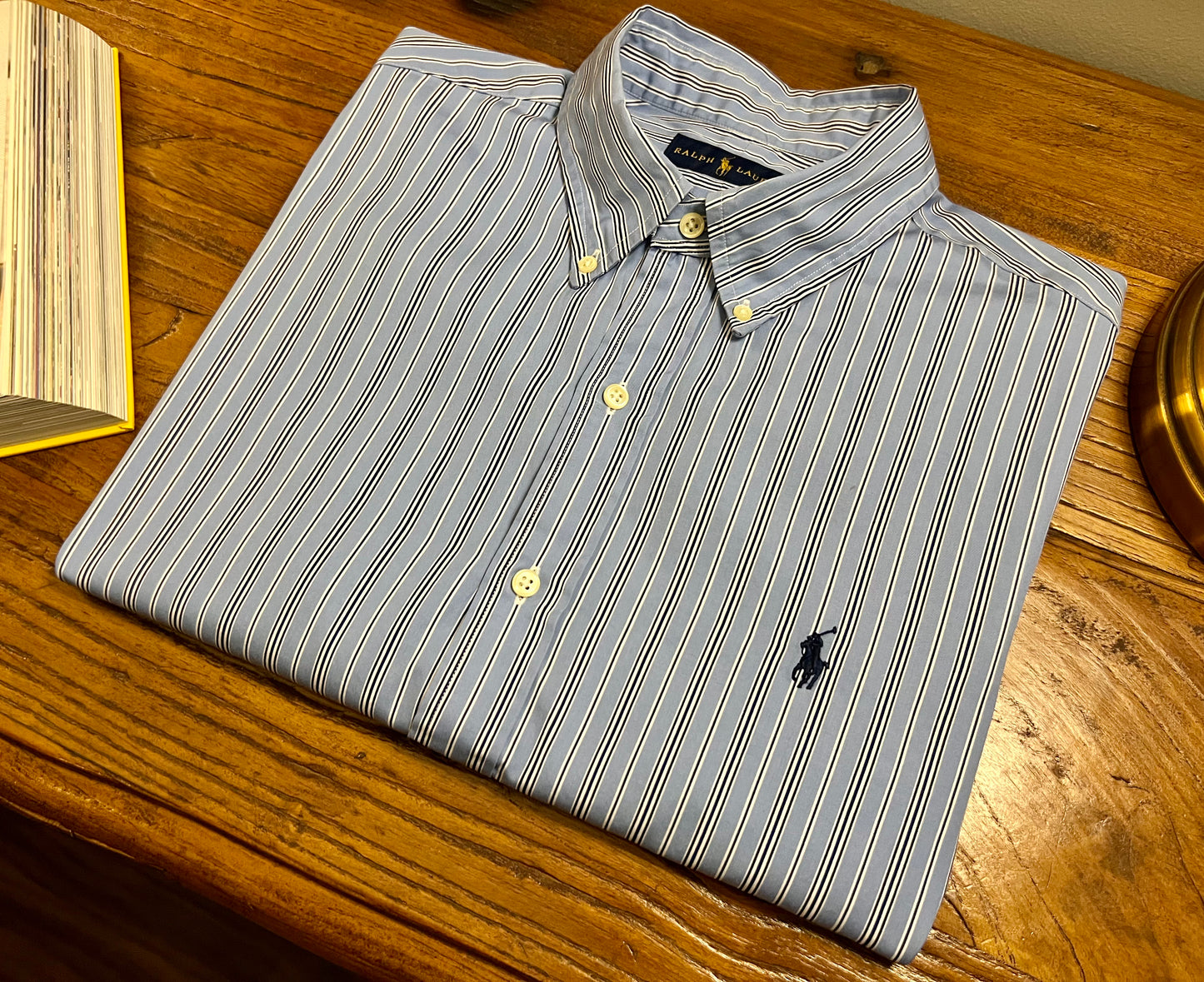 Camisa celeste con patron de rayas en color negro y blanco Polo Ralph Lauren 🏇🏼 Talla L Entalle Regular