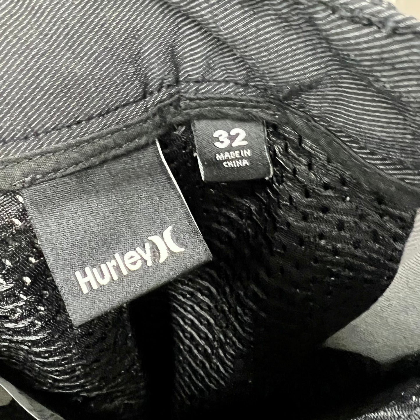 Short Casual Hurley 🏄🏽♂️ color Gris oscuro talla 32 (ver descripción)