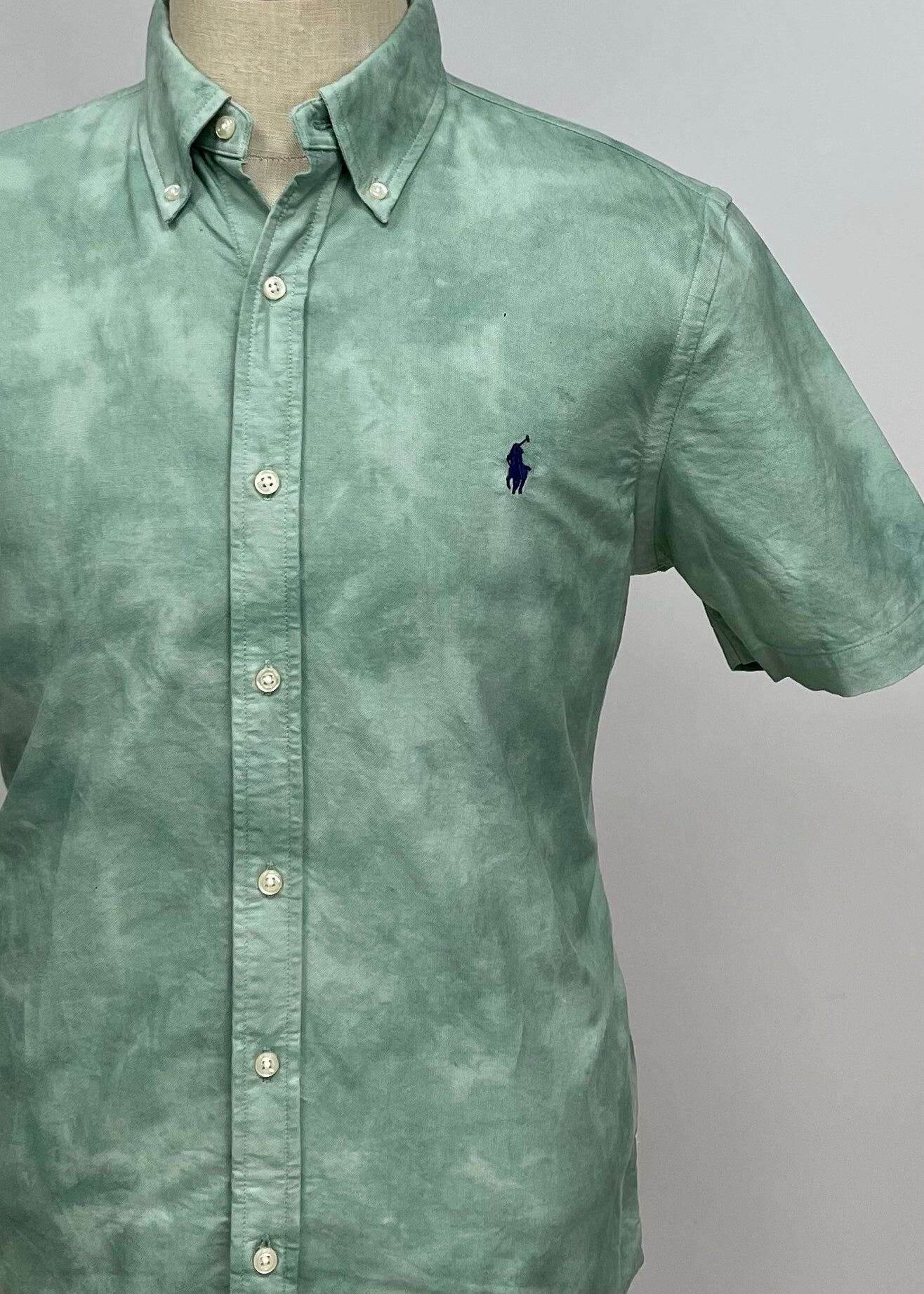 Camisa de botones Polo Ralph Lauren 🏇🏼 Oxford con diseño tie dye en color verde Talla L Entalle Slim Fit