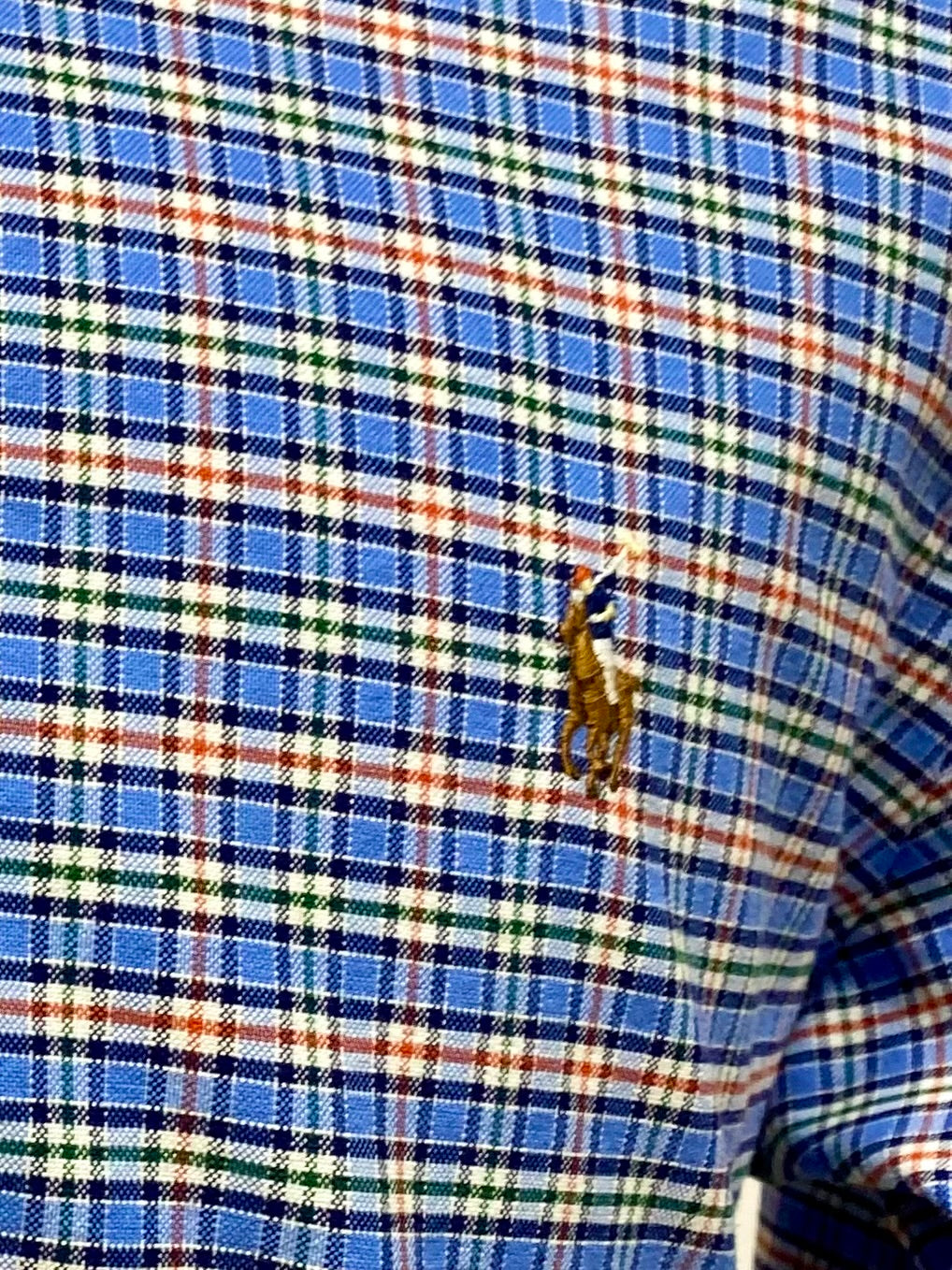 Camisa Polo Ralph Lauren 🏇🏼 Oxford color celeste con patron de cuadros en rojo y blanco Talla M Entalle Regular