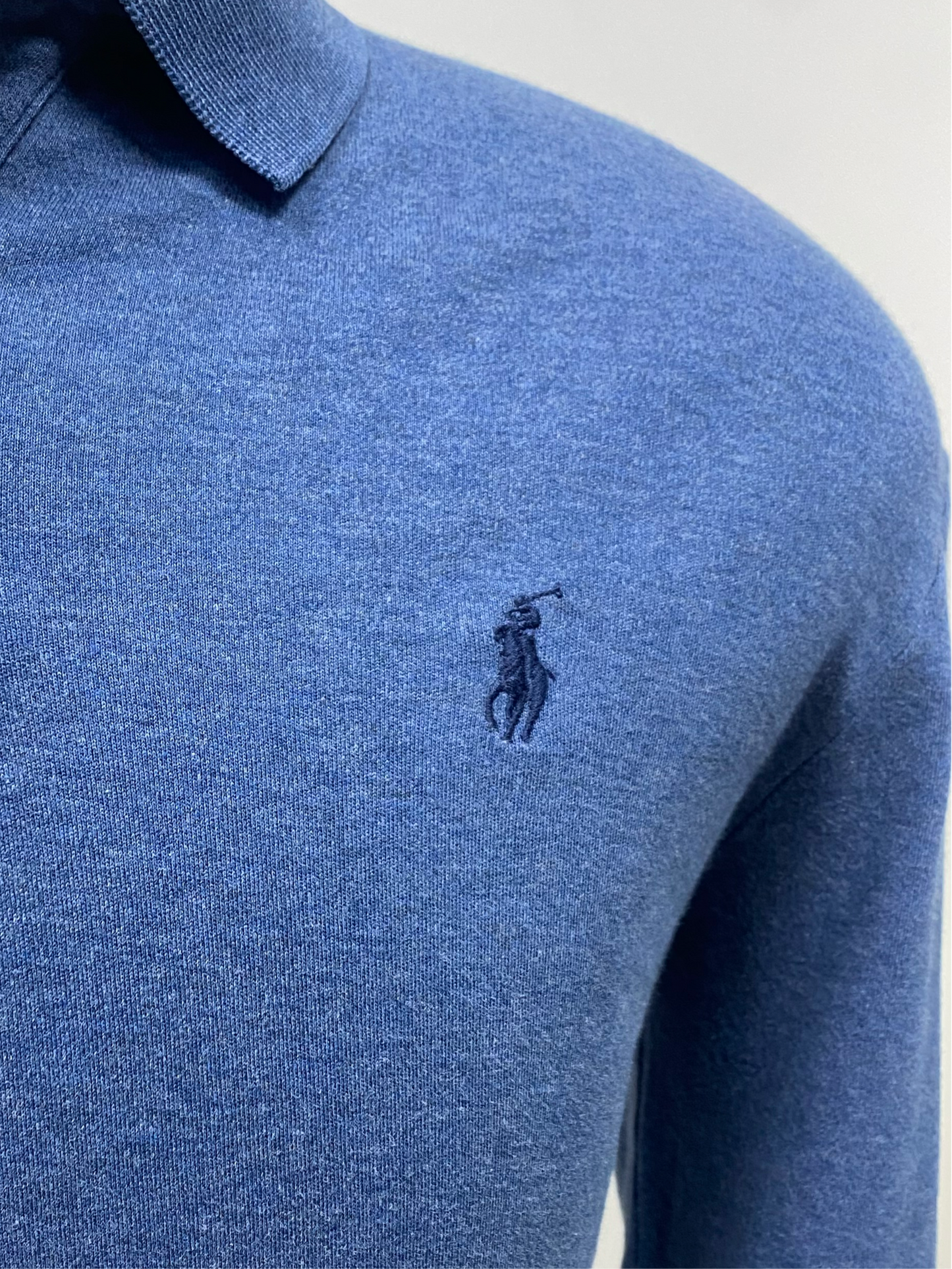 Camiseta Polo Ralph Lauren 🏇🏼 color azul grisáceo manga large Talla M Entalle Regular