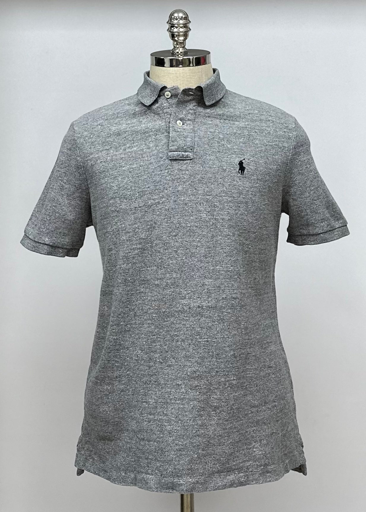 Camiseta Polo Ralph Lauren 🏇🏼color gris oscuro Talla M Entalle Clásico