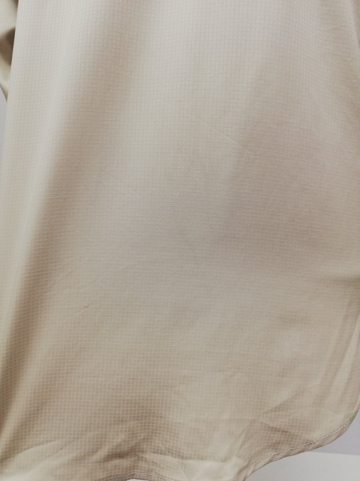 Camisa Columbia 🔹con bolsillo color Kaki claro con Omni Shade Talla S (ver descripción)