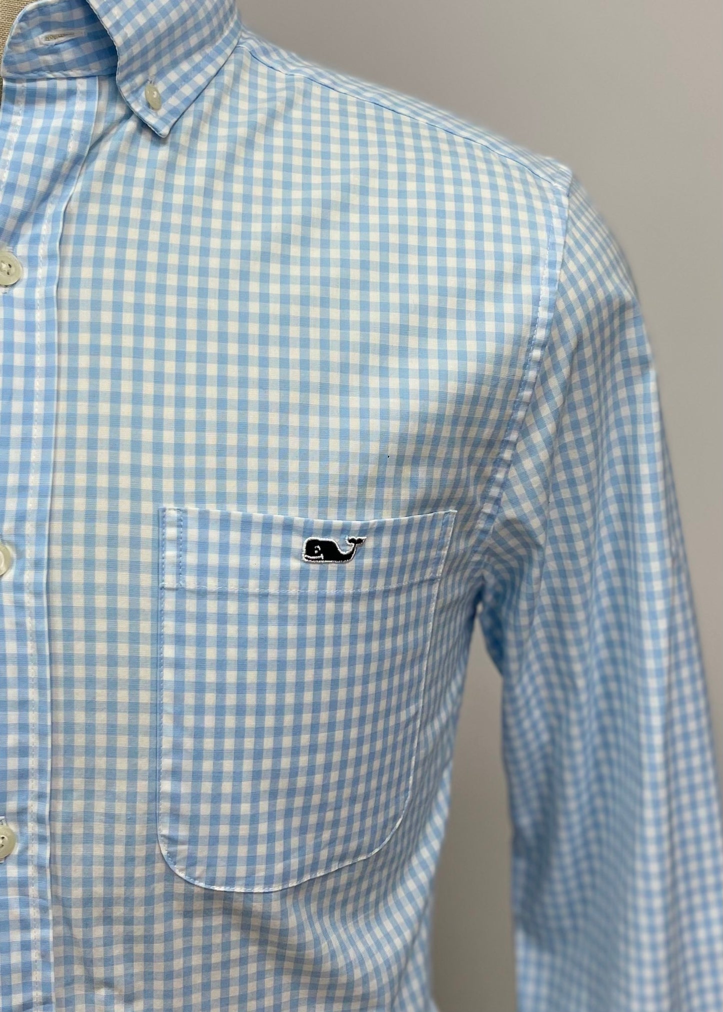 Camisa Vineyard Vines 🐳 de cuadros gingham en color celeste y blanco Talla XS Entalle Clasico