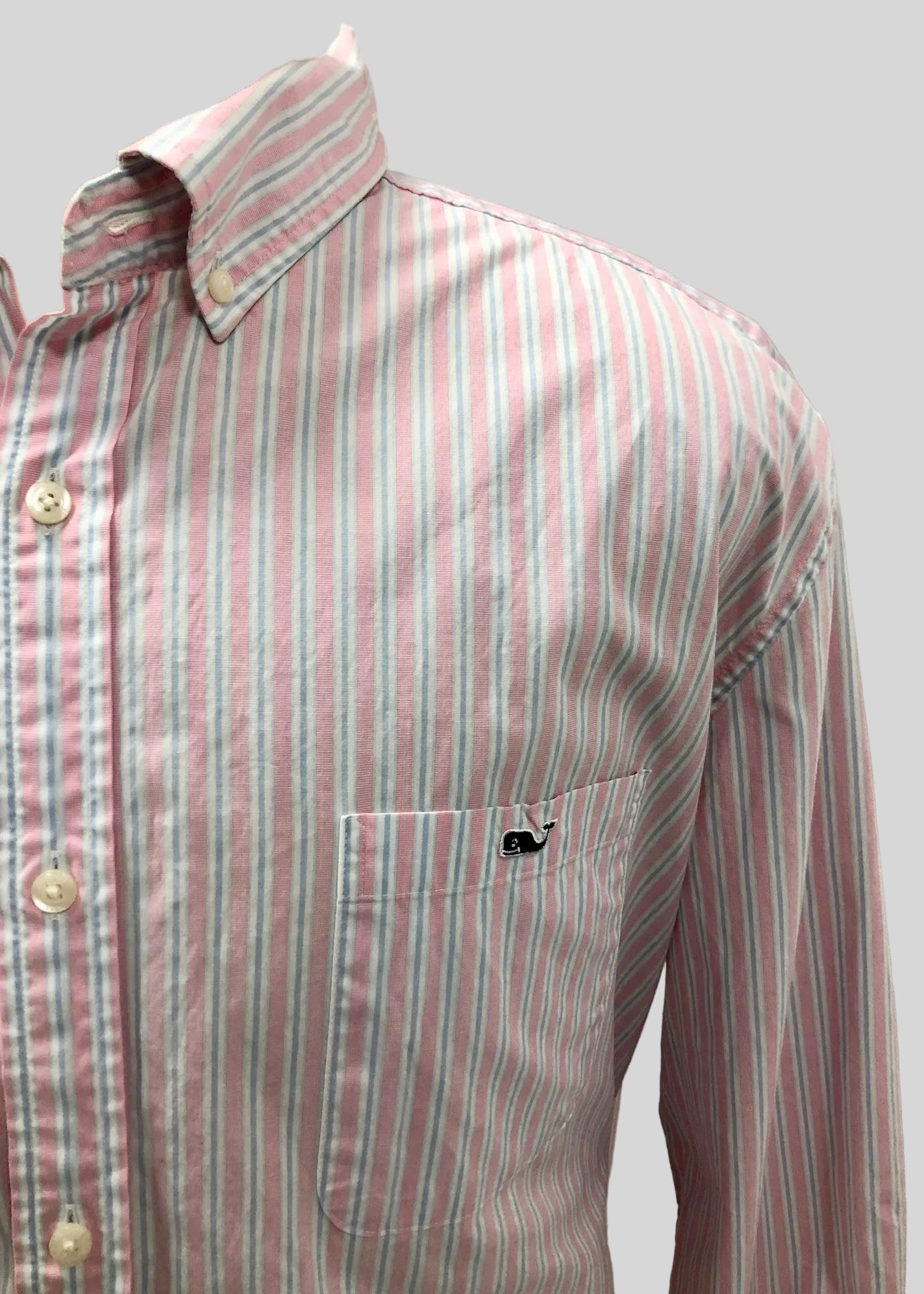 Camisa de botones Vineyard Vines 🐳 con patrón de rayas en color rosado, gris y blanco Talla XXL Entalle Clásico