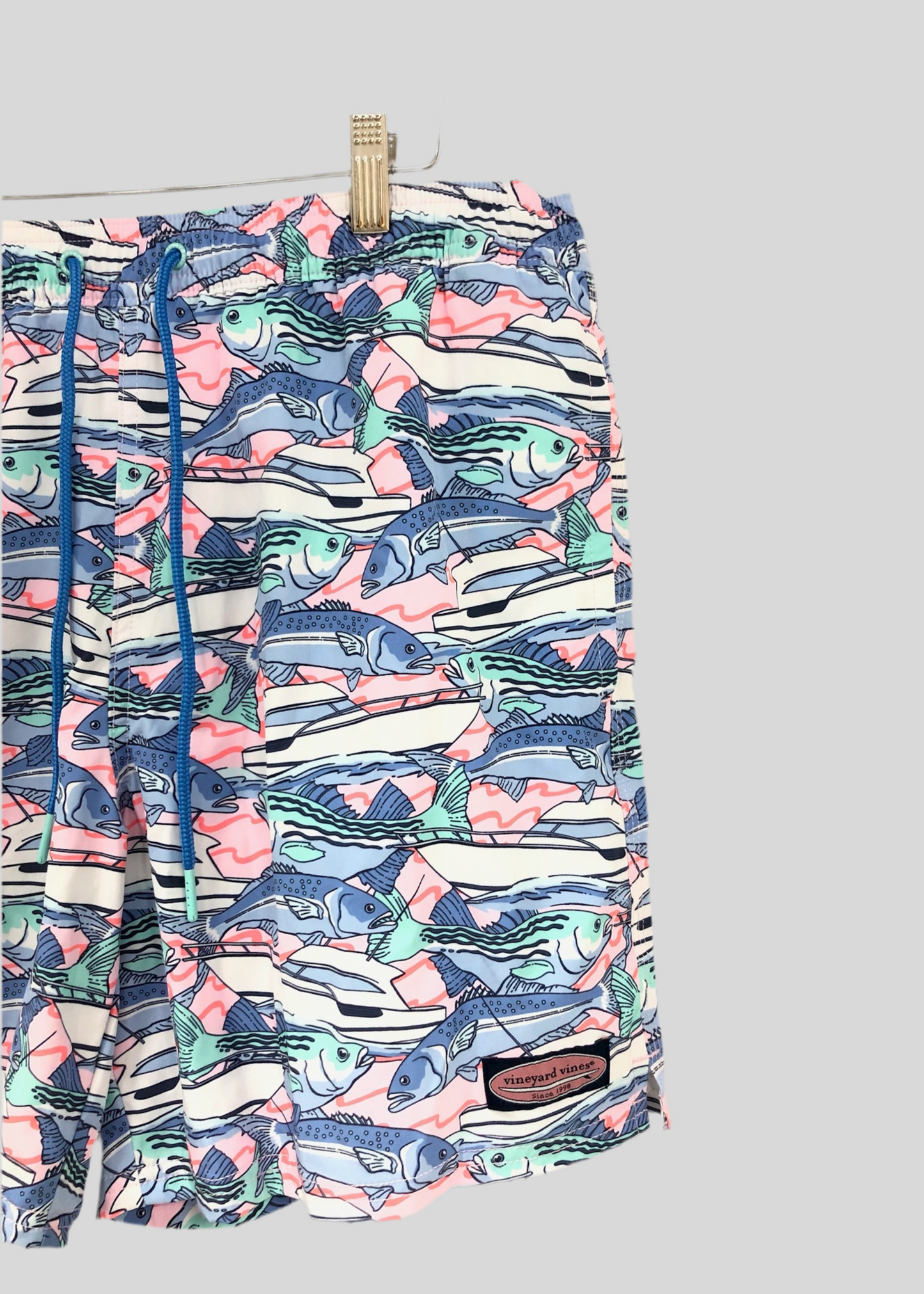Shorts de baño Vineyard Vines 🐳 con diseño de peces en color rosado, verde y azul talla L