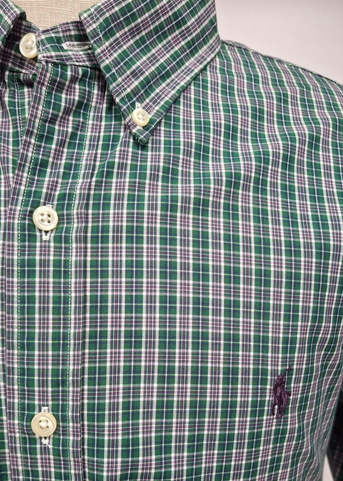 Camisa de botones Polo Ralph Lauren 🏇🏼 con cuadros en color verde, morado y blanco Talla XL Entalle Regular