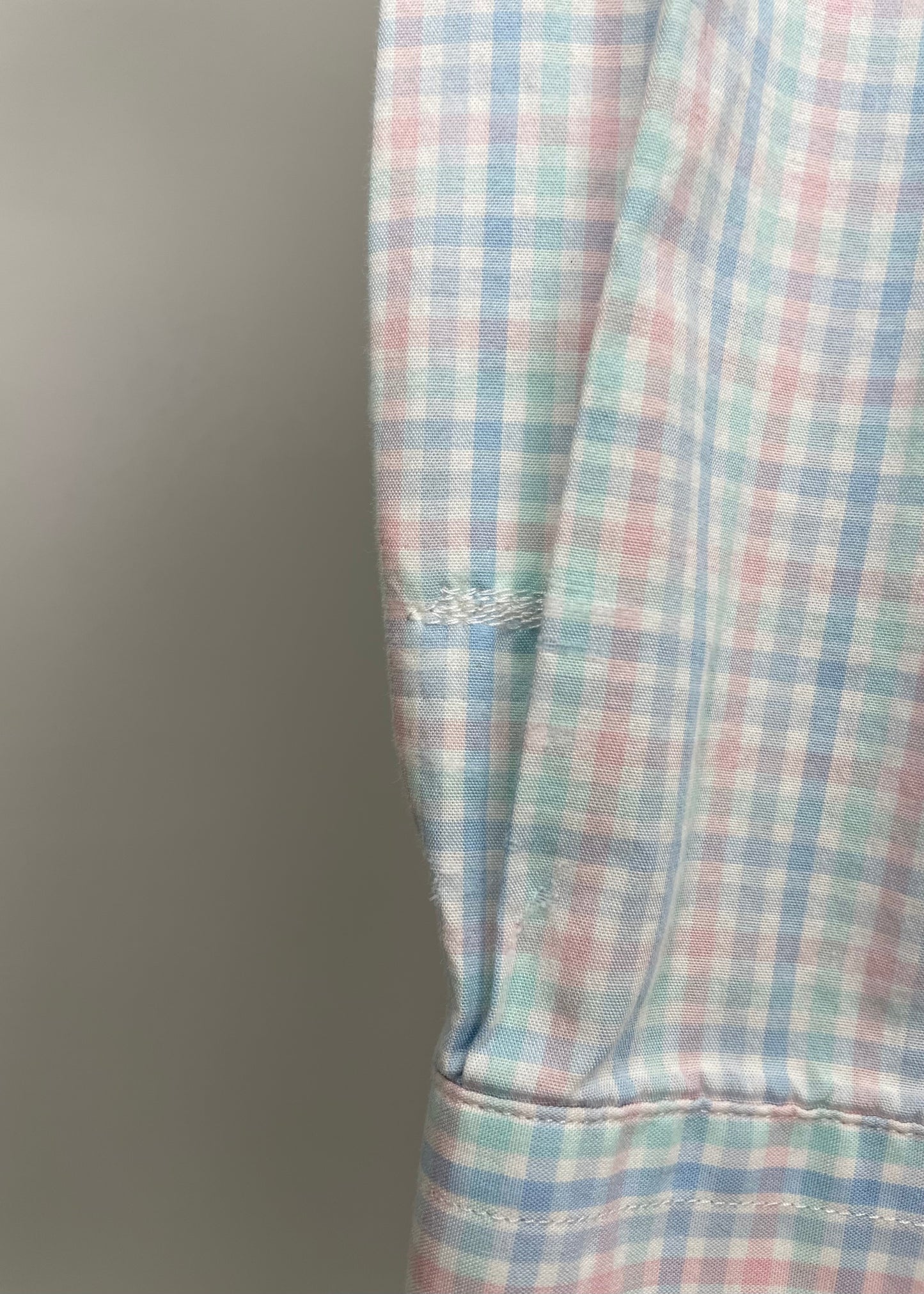 Camisa Vineyard Vines 🐳 color blanco de cuadros en color celeste y rosado Talla S Entalle Regular (ver descripción)