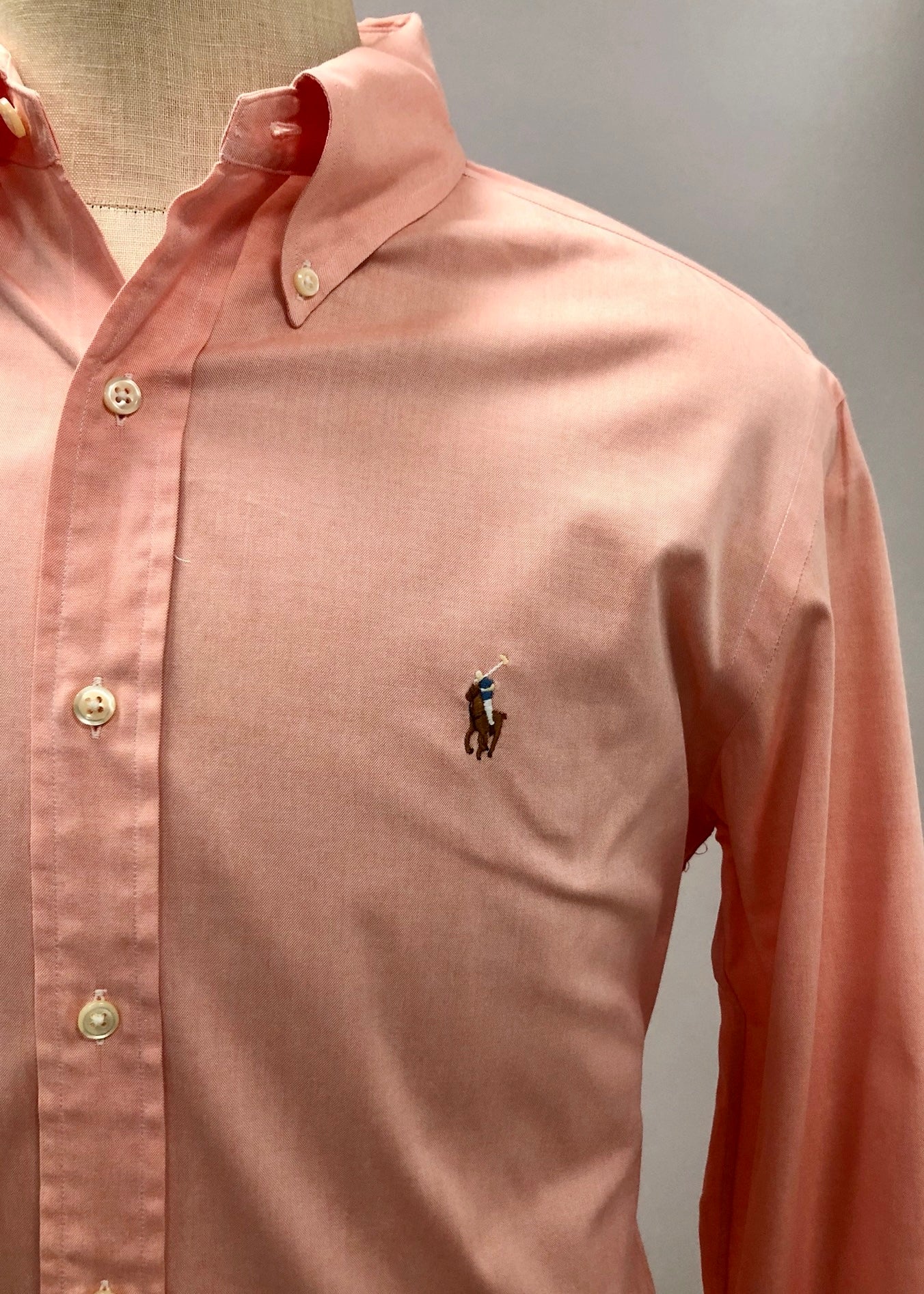 Camisa de botones Polo Ralph Lauren 🏇🏼 Oxford en color salmon Talla L Entalle Regular