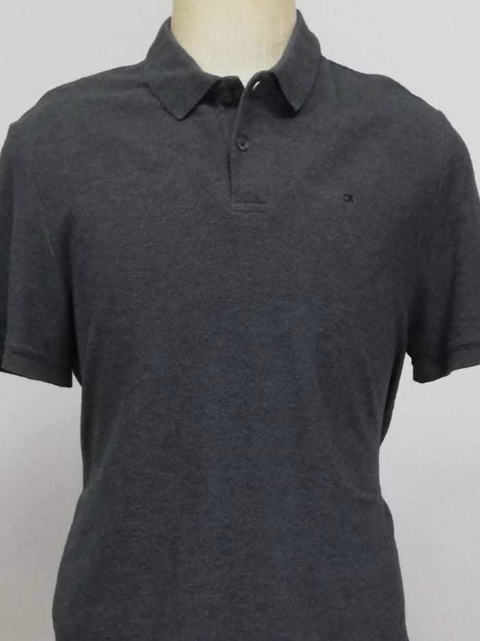 Camiseta Polo Calvin Klein CK color gris oscuro Talla L Entalle Clásico