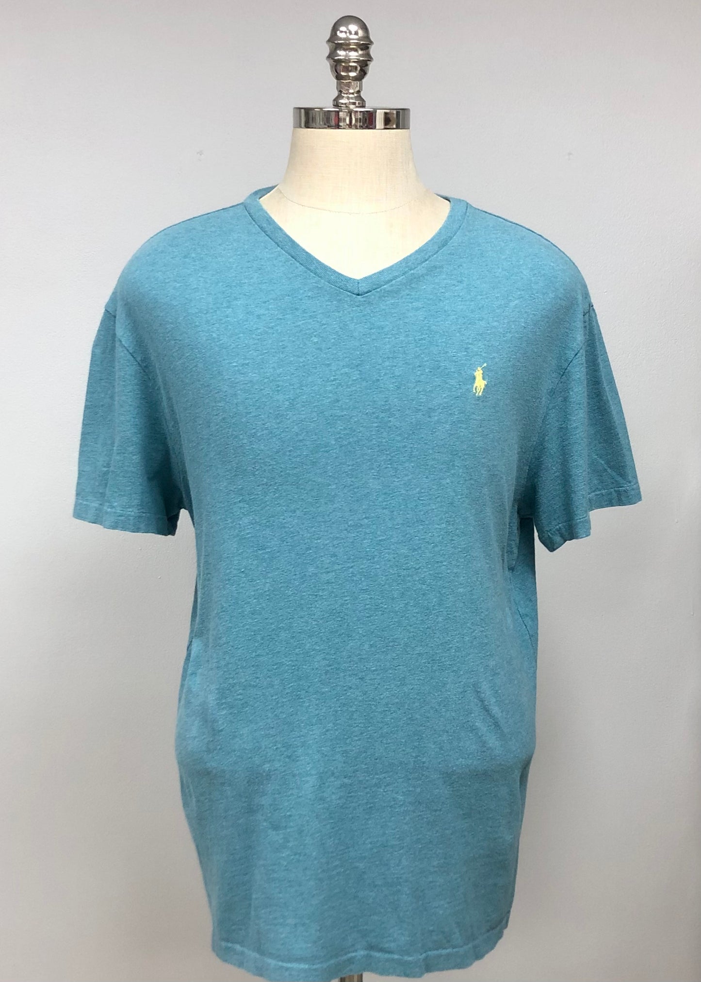 Camiseta cuello V Polo Ralph Lauren 🏇🏼 color verde esmeralda manga corta Talla Large Entalle Clásico