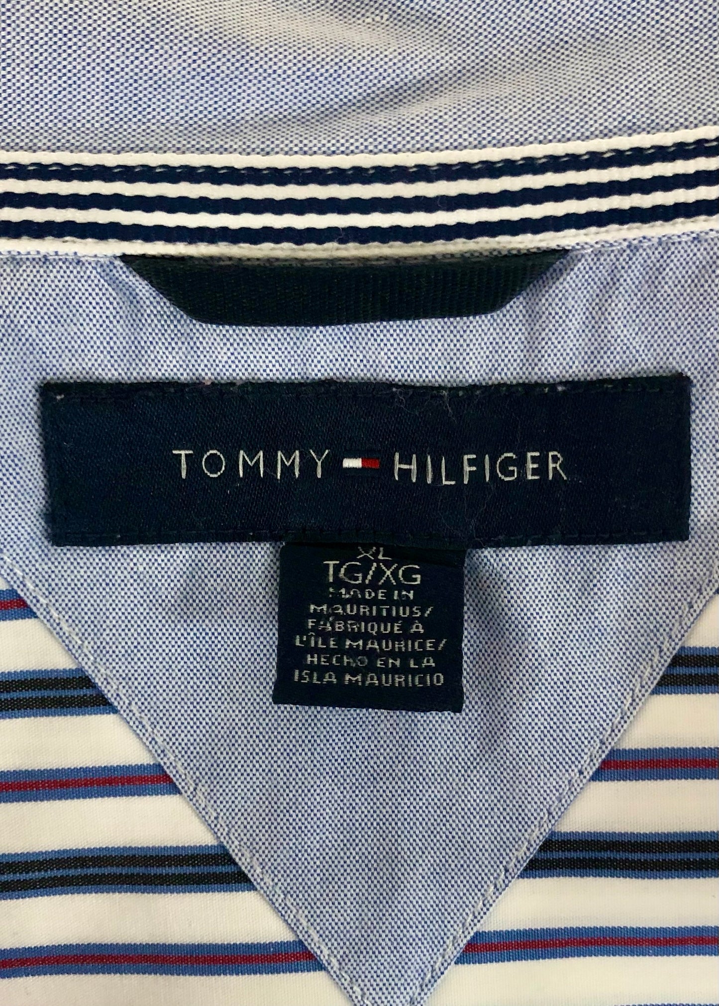 Camisa de botones Tommy Hilfiger 🇺🇸 color blanco de rayas en color lila y azul Talla XL Entalle Regular