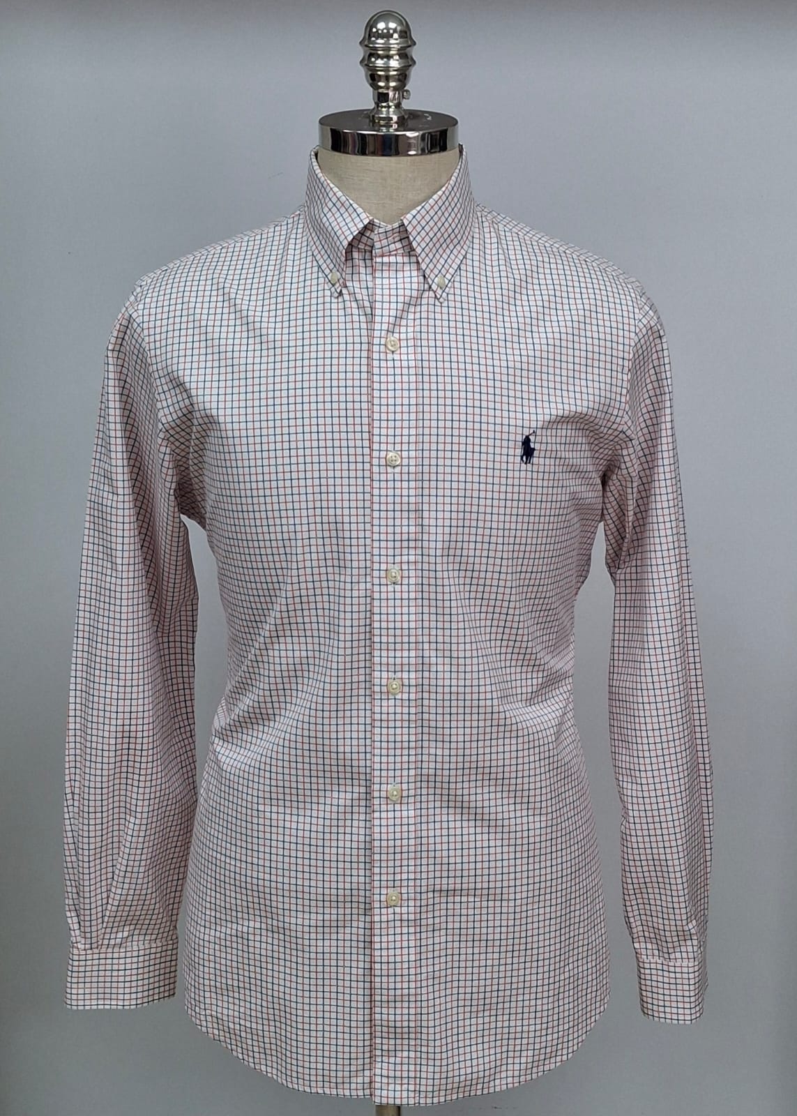 Camisa Polo Ralph Lauren 🏇🏼 Color blanco de cuadros en color azul y rojo Talla M Entalle Regular