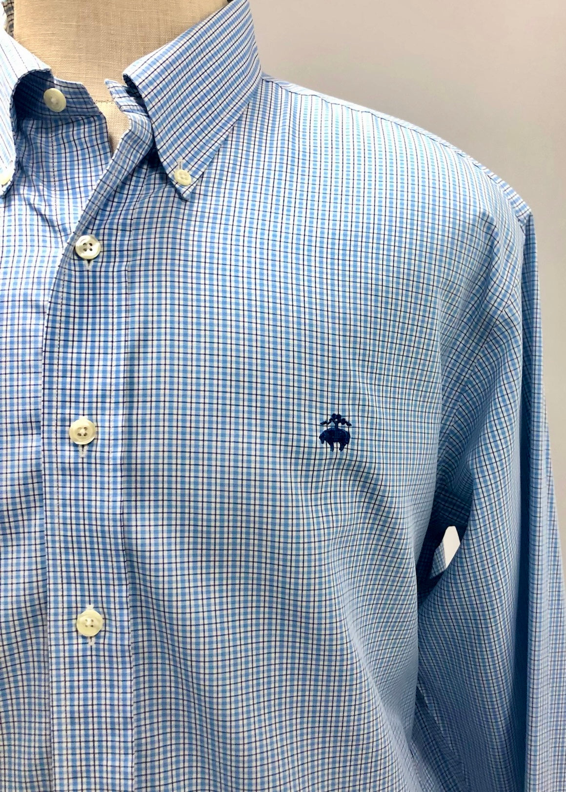 Camisa Brooks Brothers 🐑 color blanco con cuadros en celeste y azul navy Talla XL Entalle Regular
