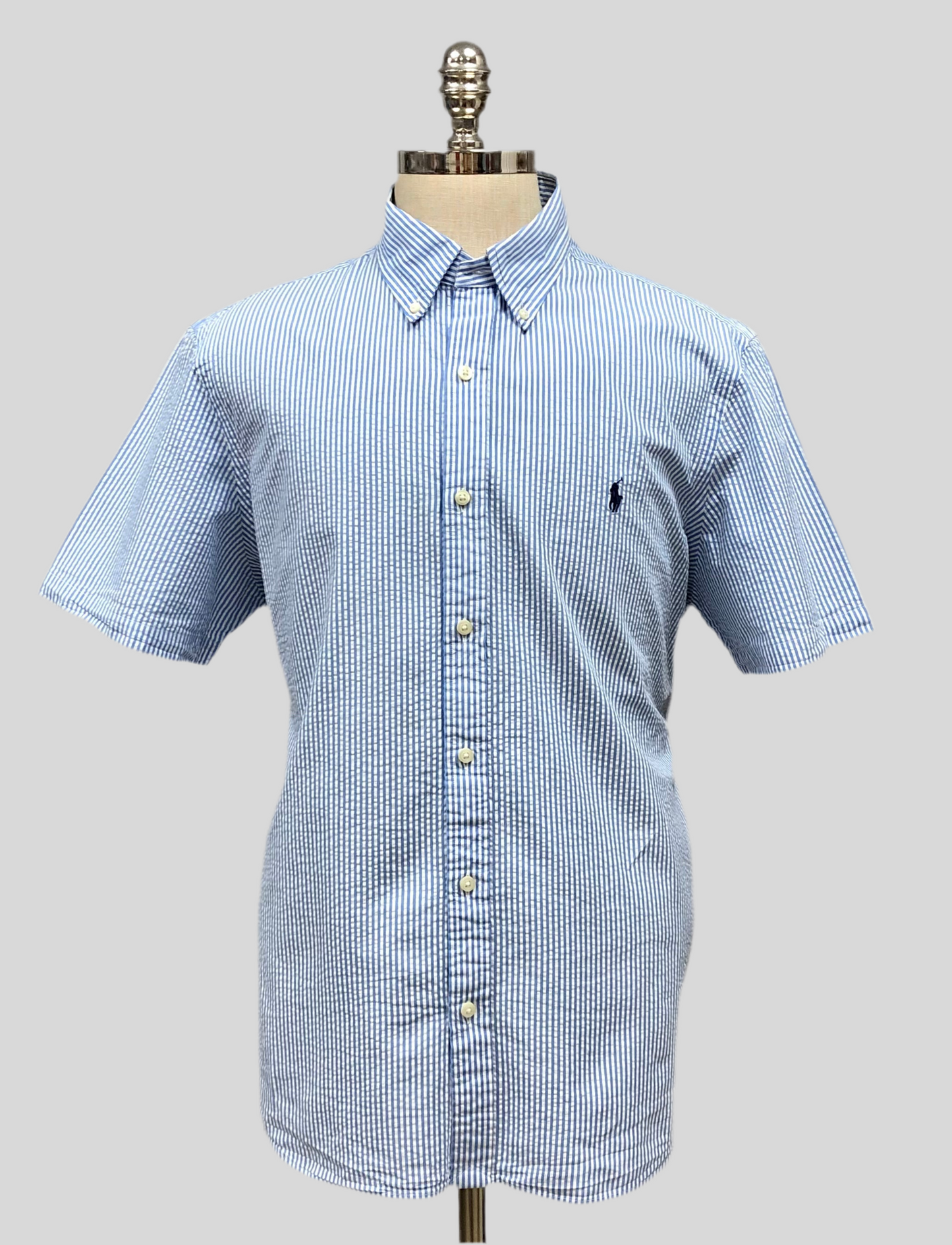 Camisa Polo Ralph Lauren 🏇🏼  Color blanco con patrón de rayas en azul Seersucker Talla L Entalle Regular
