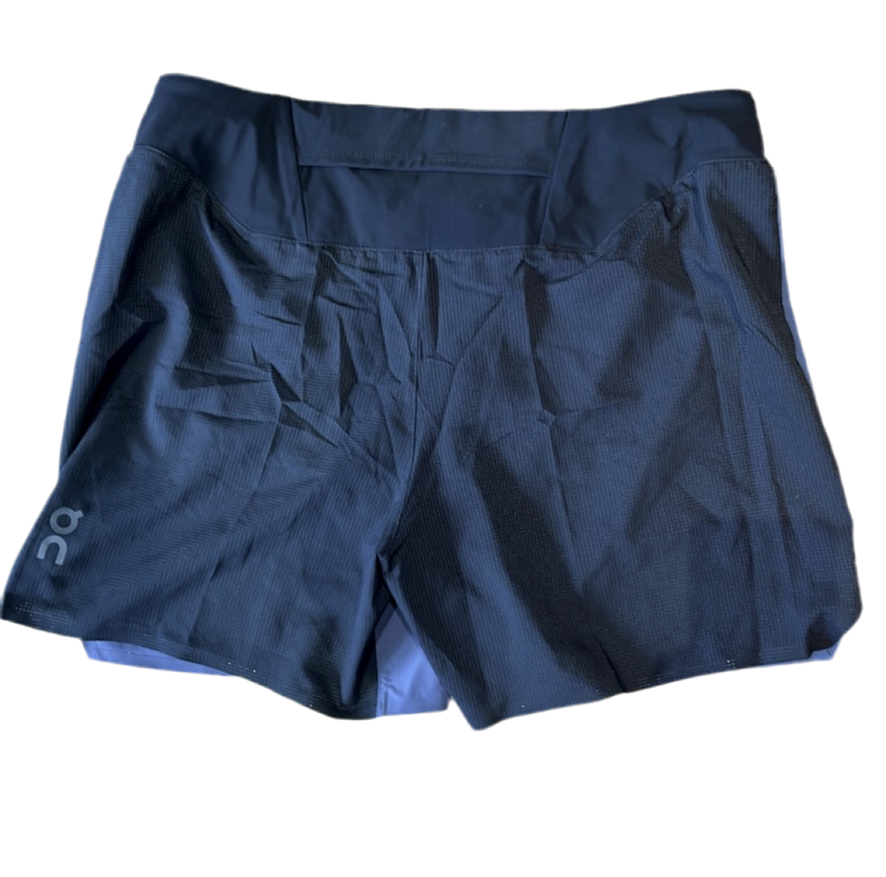 Shorts Híbrido On Running 🏃‍♂️ Tela performance ligera color azul y negro talla XL