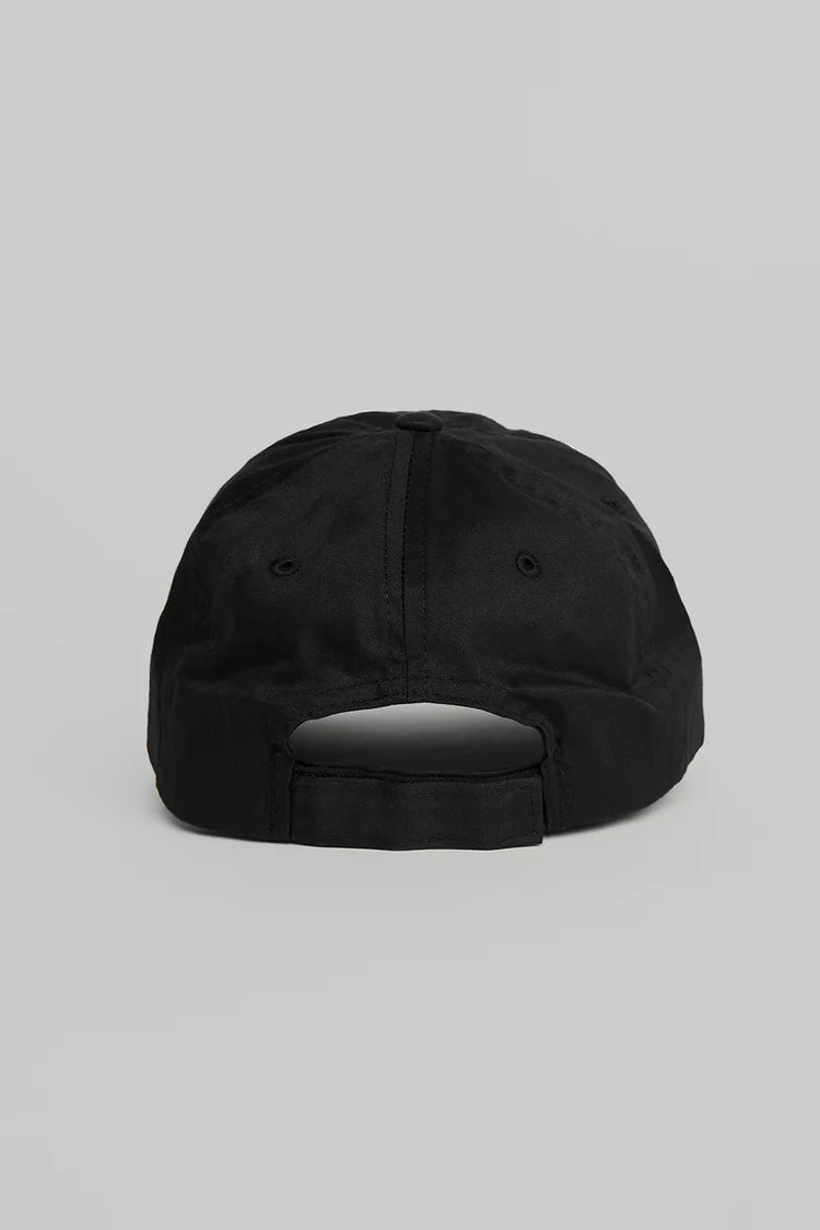 Gorra Alo🧘🏻‍♀️ color negro con cierre de velcro