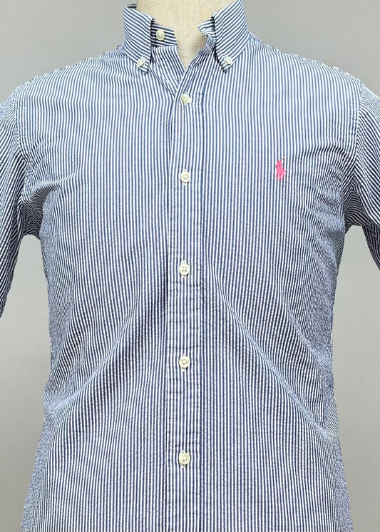 Camisa Polo Ralph Lauren 🏇🏼  Color blanco con patrón de rayas en azul Seersucker Talla M Entalle Regular