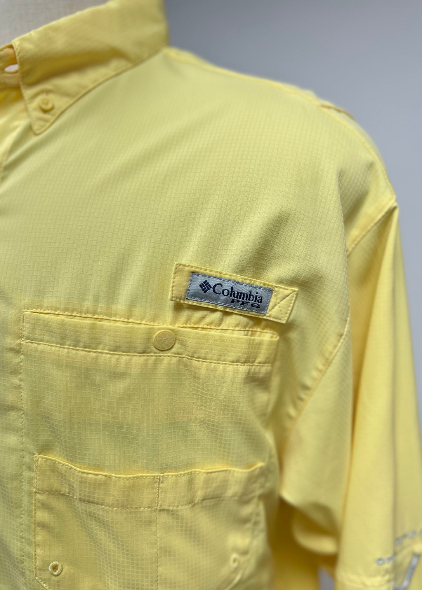 Camisa Columbia 🔹color amarillo con Omni Shade Manga larga Talla M