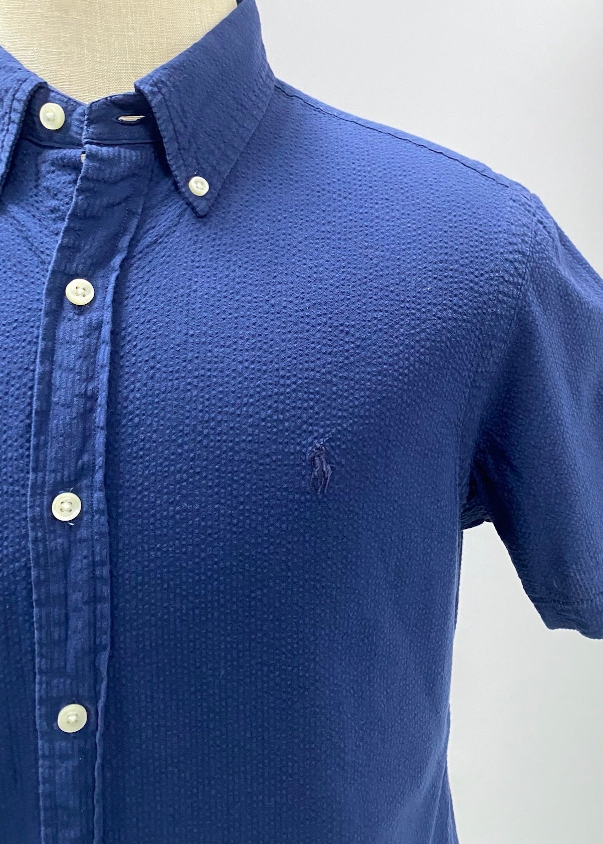 Camisa Polo Ralph Lauren 🏇🏼 Seersucker Color azul navy Talla M Entalle Clásico