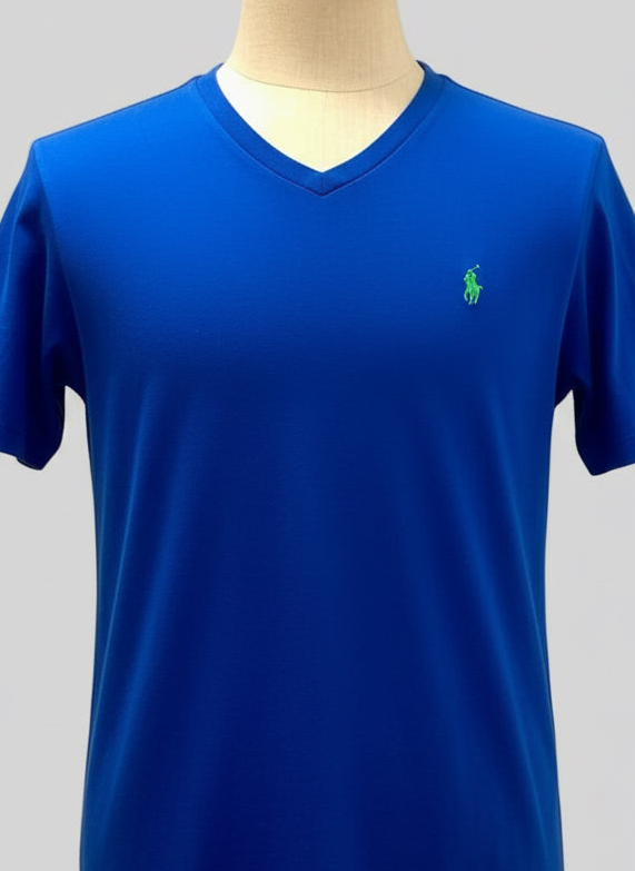 Camiseta cuello V Polo Ralph Lauren 🏇🏼 color azul navy con logo en verde Talla Large Entalle Clásico