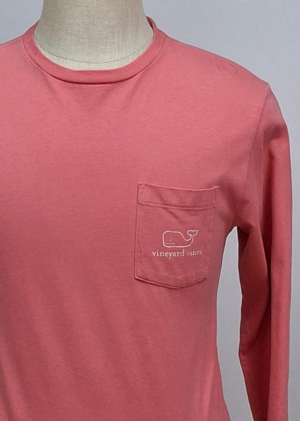 Camiseta de bolsillo Vineyard Vines 🐳 color rosado con Diseño de ballena en blanco Talla S