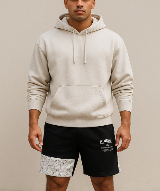 Short Lounge Adidas 🏃🏻‍♂️ color negro con diseño con diseño de grafiti blanco talla S