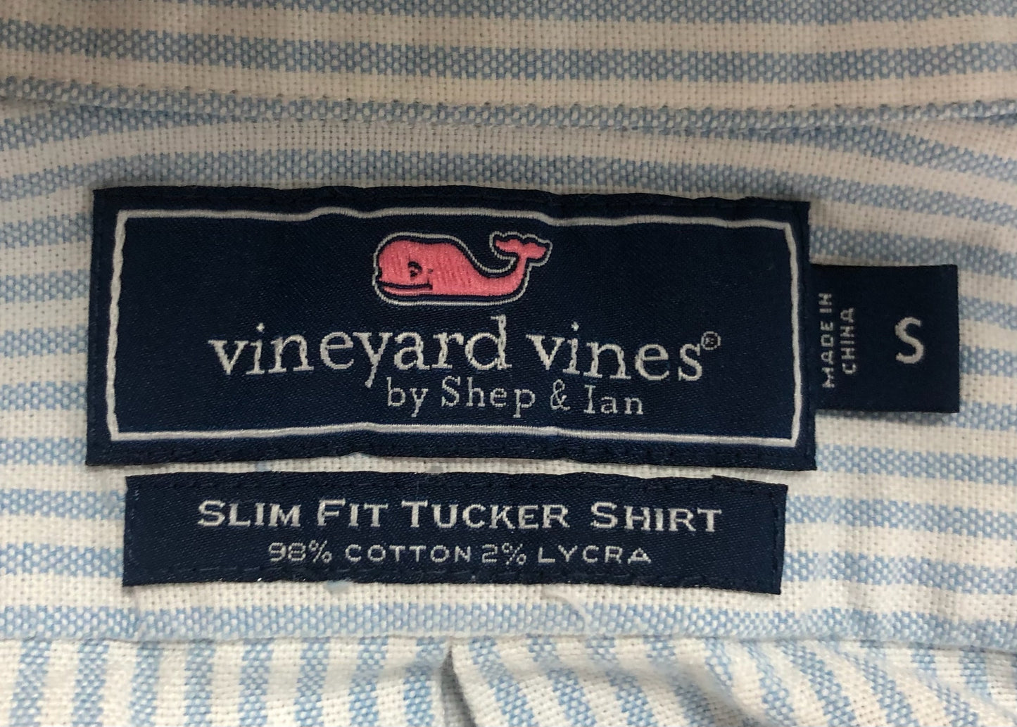 Camisa de botones Vineyard Vines 🐳 Oxford de rayas en color celeste y blanco Talla S Entalle Slim Fit (ver descripción)
