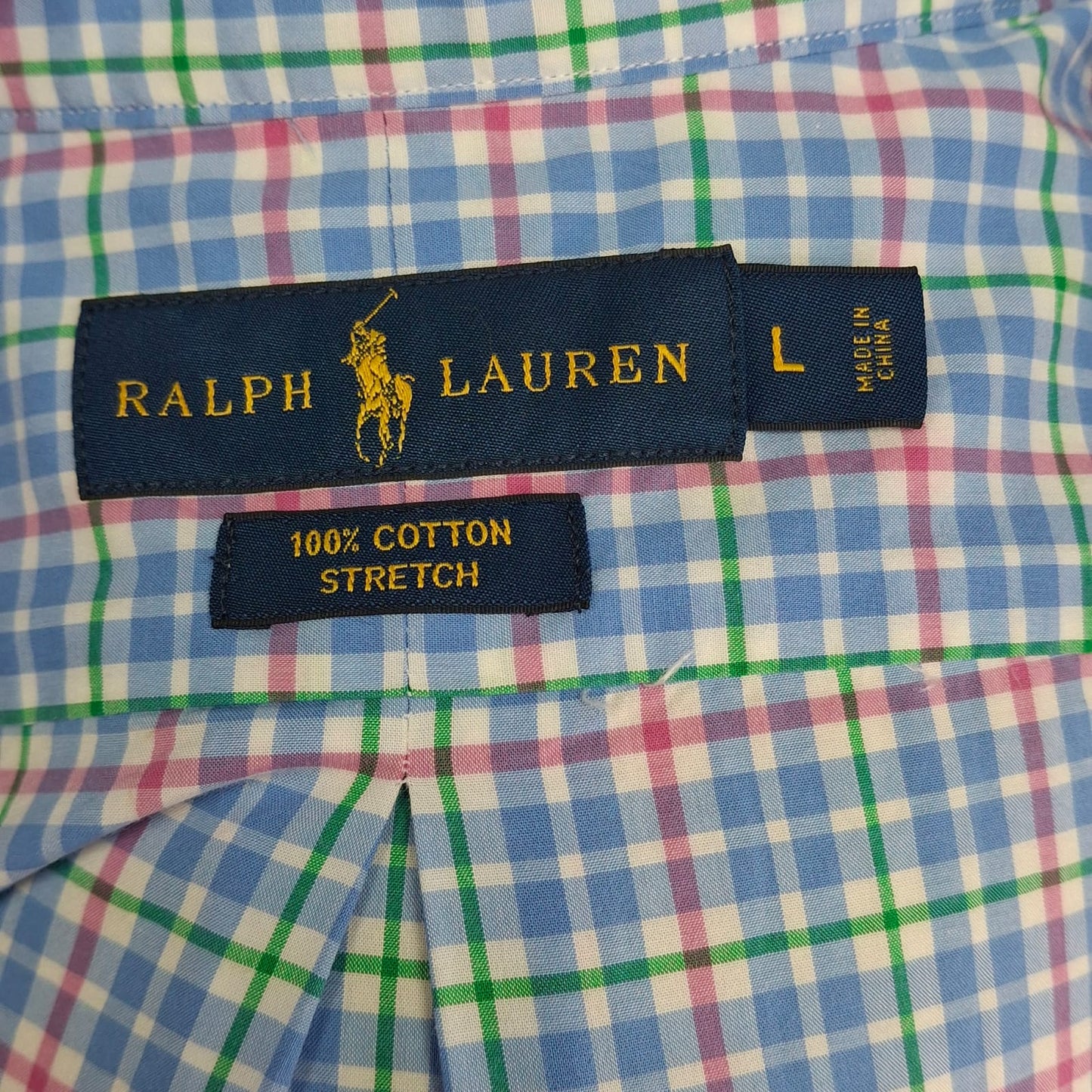 Camisa Polo Ralph Lauren 🏇🏼 color blanco con patron de cuadros rosado, verde y celeste Talla L Entalle Regular