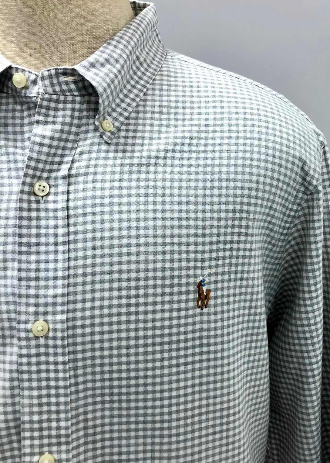 Camisa Polo Ralph Lauren 🏇🏼 con patron de cuadros gingham gris y blanco Talla XL Entalle Clásico