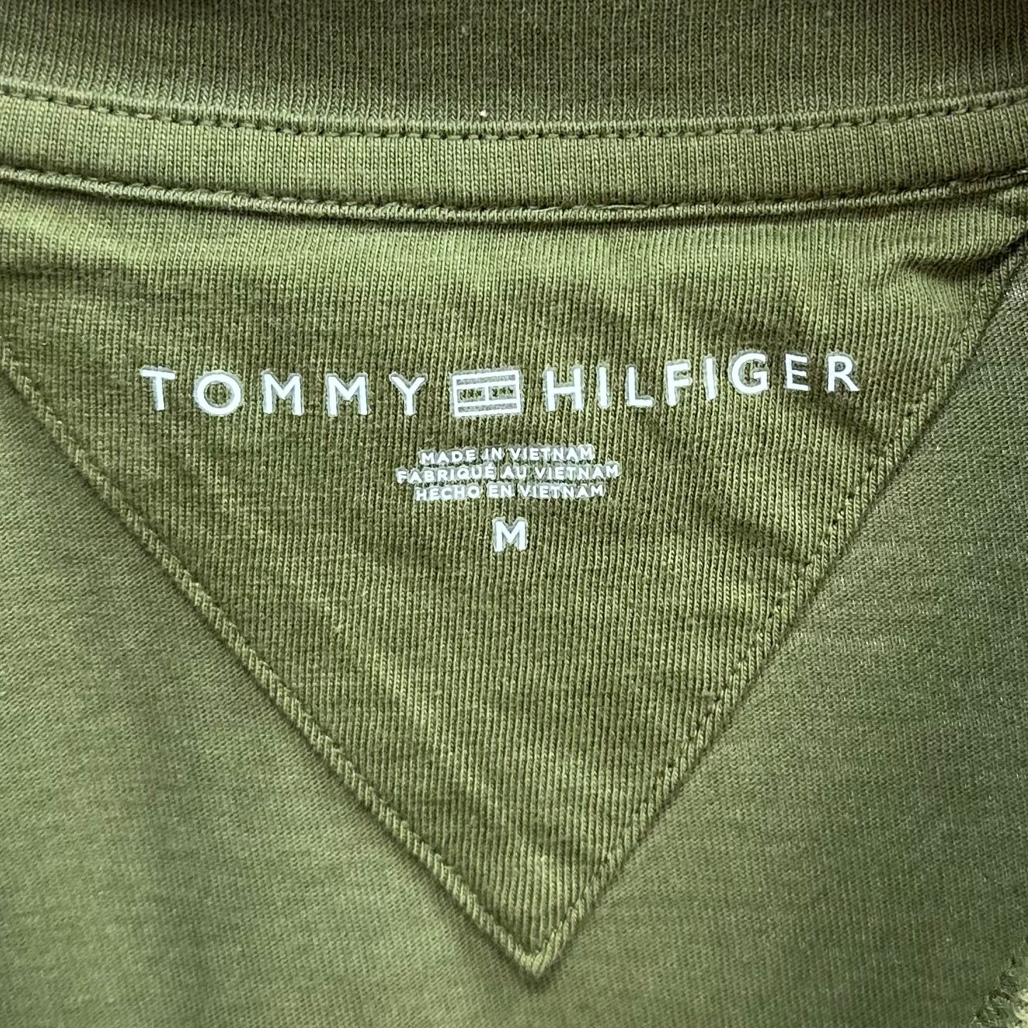 Camiseta cuello Redondo Tommy Hilfiger 🇺🇸 color verde oliva Talla Medium