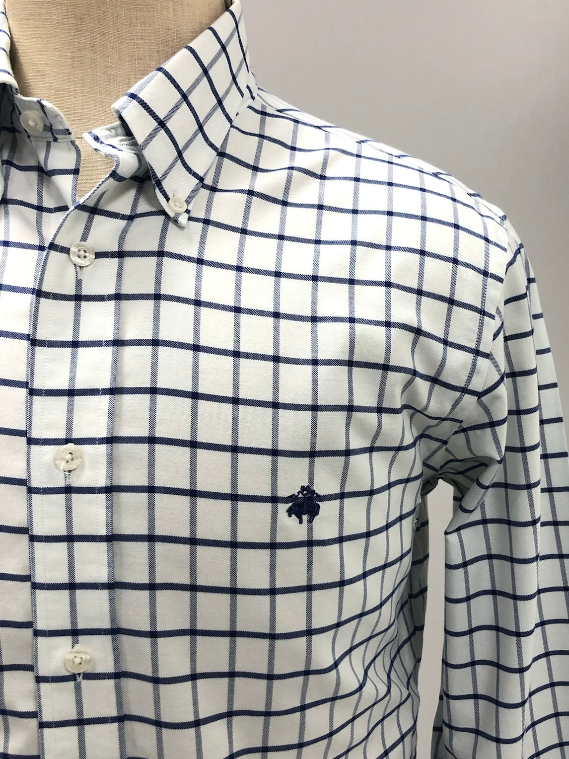 Camisa Brooks Brothers 🐑 color blanco con cuadros en azul navy Talla M Entalle Regular