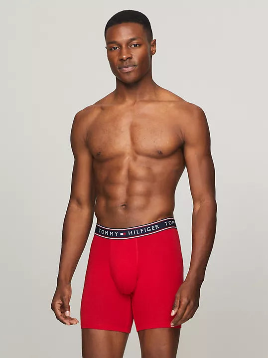 Paquete de 4 Boxer Briefs Tommy Hilfiger 🇺🇸  Tela algodón stretch color rojo, gris y negro Talla M