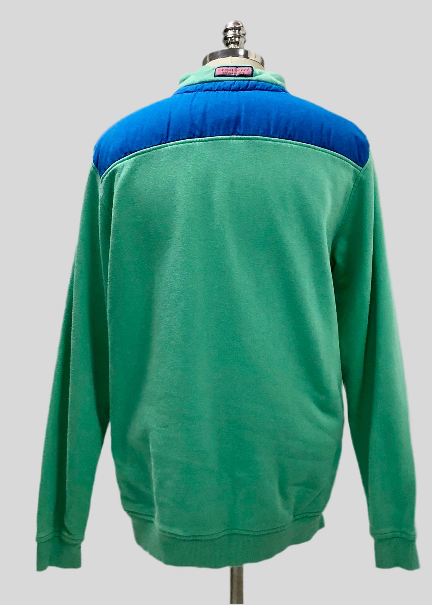 Sueter Pullover Vineyard Vines 🐳 color celeste con logo rosado Tela algodón Talla M (ver descripción)