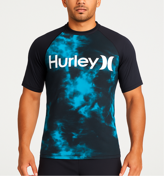 Camiseta de baño Hurley 🏄🏽‍♂️  color negro con diseño degradado en azul intenso y logo en blanco Talla S