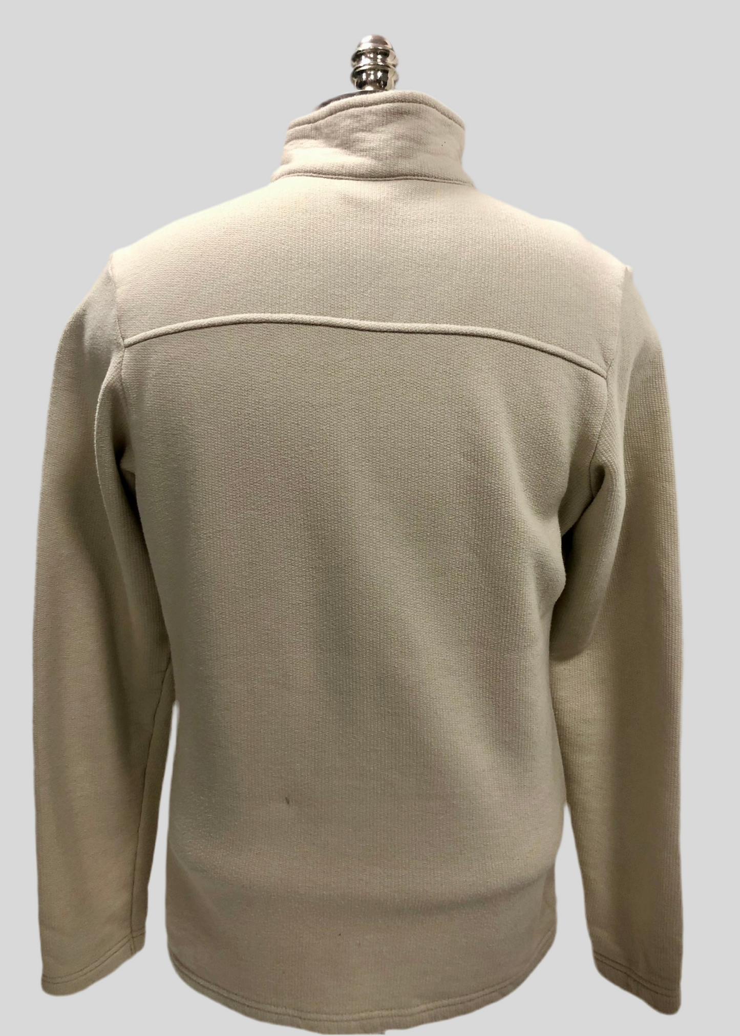 Sueter Jersey Columbia 🔷 color crema y logo en color negro Talla S