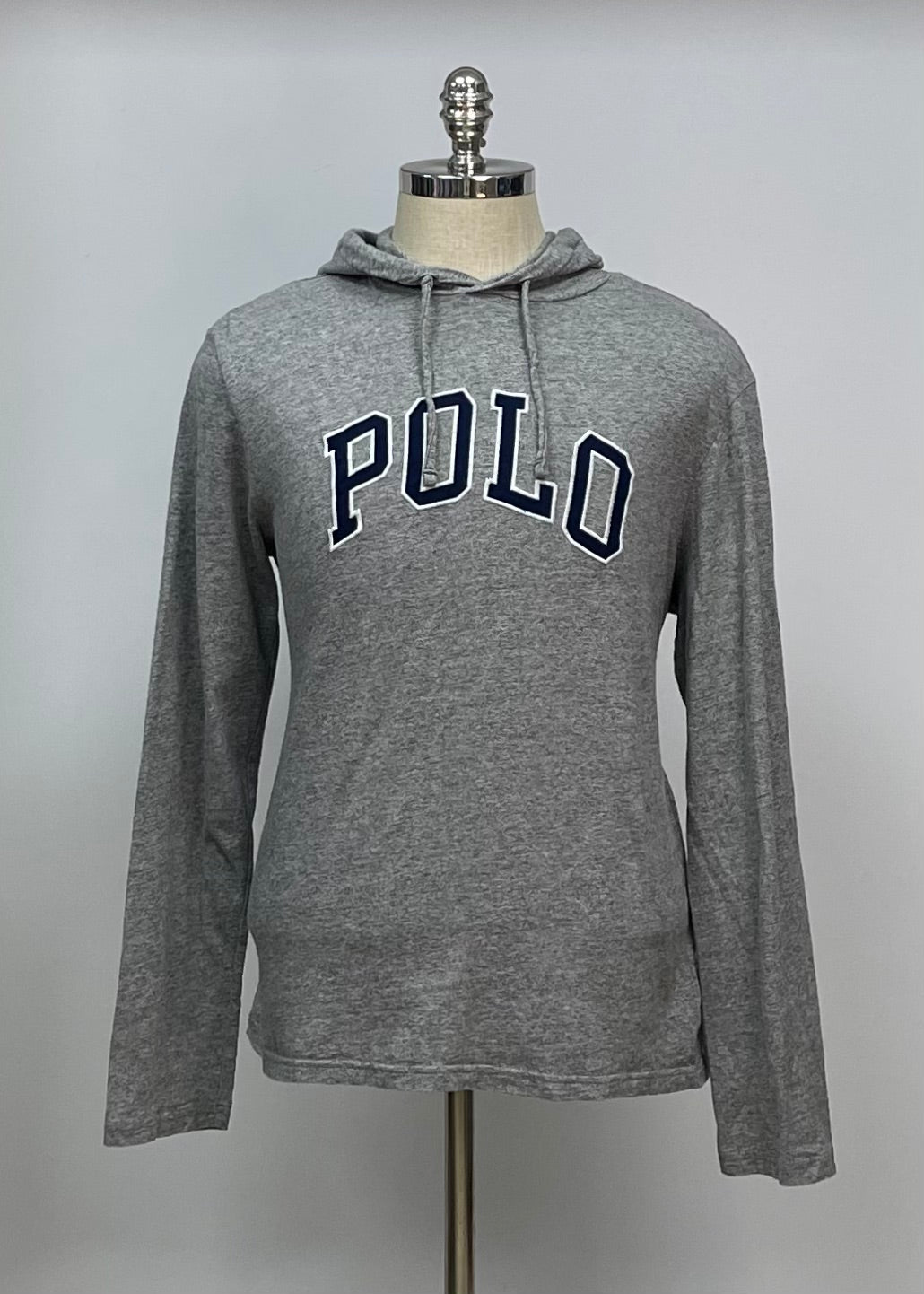 Sueter Jersey con capucha Polo Ralph Lauren 🏇🏼 color gris claro con logo en letras Talla L