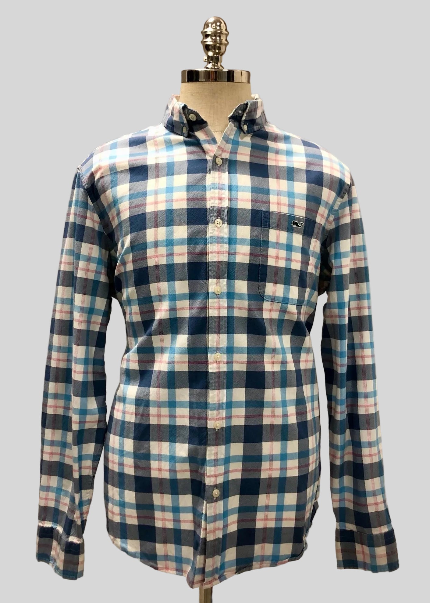 Camisa de botones Vineyard Vines 🐳 de cuadros en color rojo, azul, celeste y blanco Talla XL Entalle Slim Fit