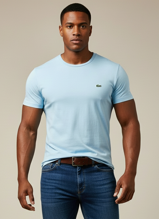 Camiseta cuello Redondo Lacoste 🐊 color celeste con el logo bordado tradicional Talla Large