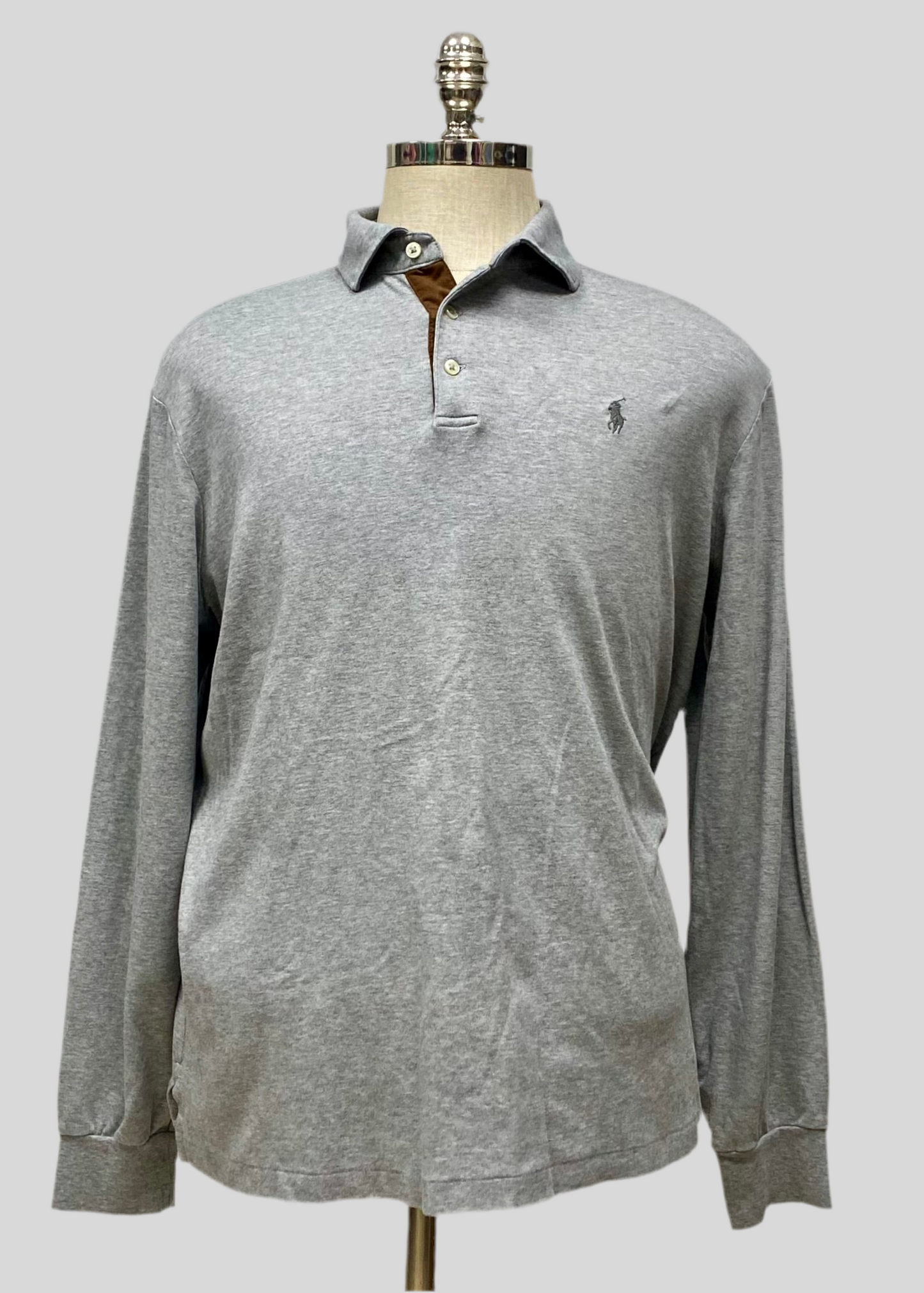 Camiseta Polo Ralph Lauren 🏇🏼color gris claro Manga larga Talla L Entalle Clásico