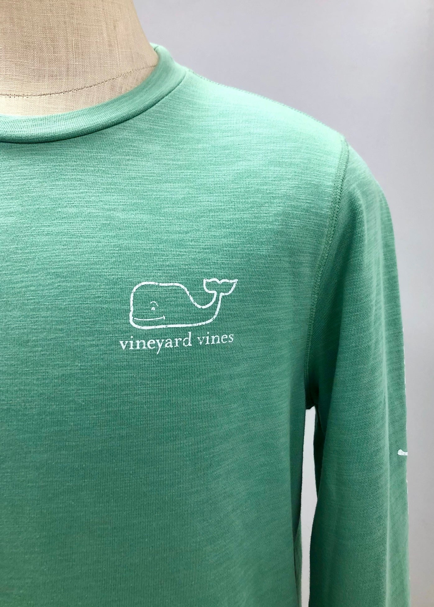 Sueter Jersey con cuello Redondo Vineyard Vines 🐳 color verde claro Talla M