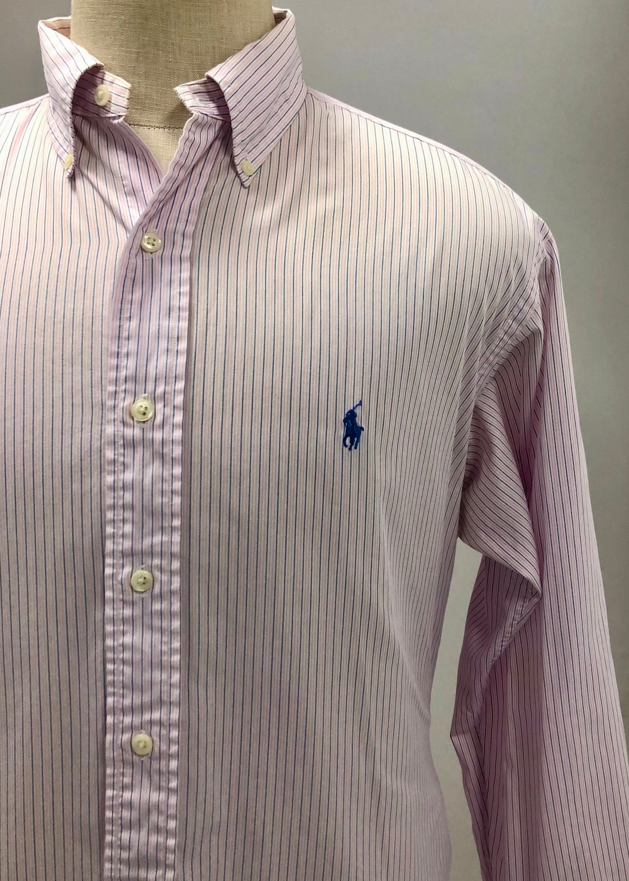 Camisa de botones Polo Ralph Lauren 🏇🏼 de rayas en color rosado claro, blanco y azul navy Talla XL Entalle Regular (ver descripción)
