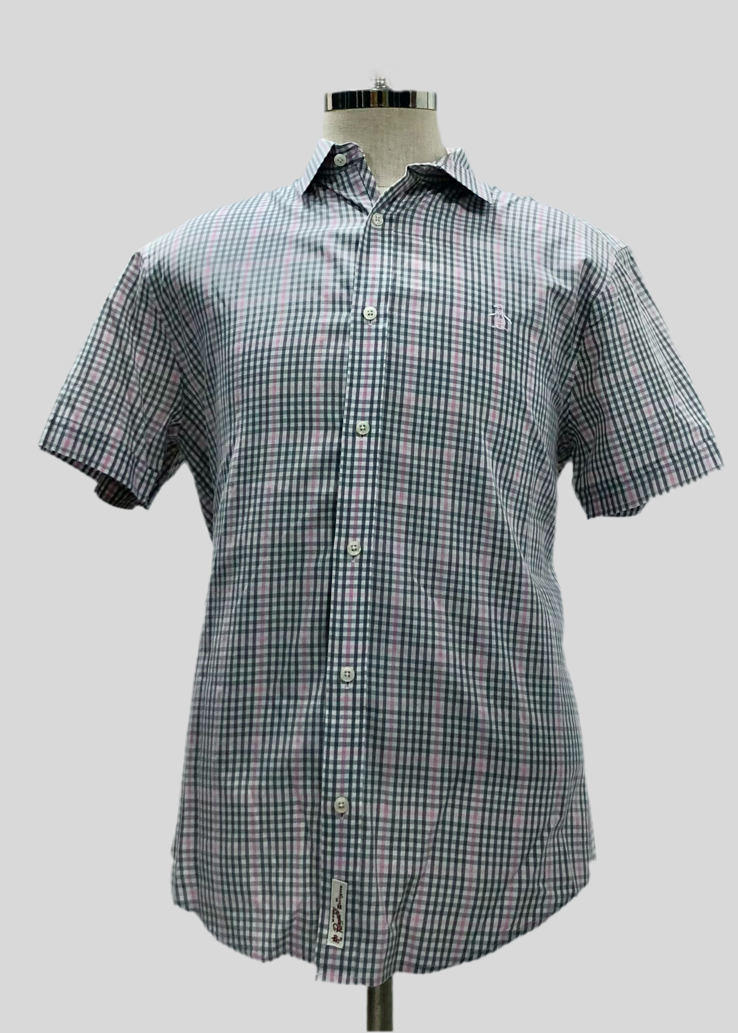 Camisa Original Penguin 🐧 de cuadros en color rosado, gris y blanco Talla L Entalle Clásico