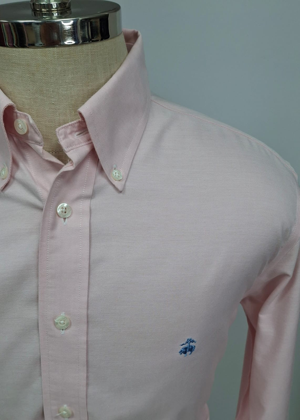 Camisa Brooks Brothers 🐑 color rosado claro tornasol Talla M Entalle Regular